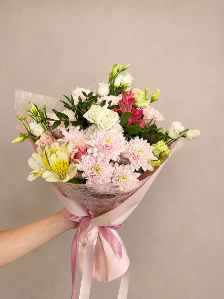 Amouria Blumen Klagenfurt Kärnten Lieferung online bestellen Blumenstrauß Chrysanthemen Alstroemeria Lisianthus