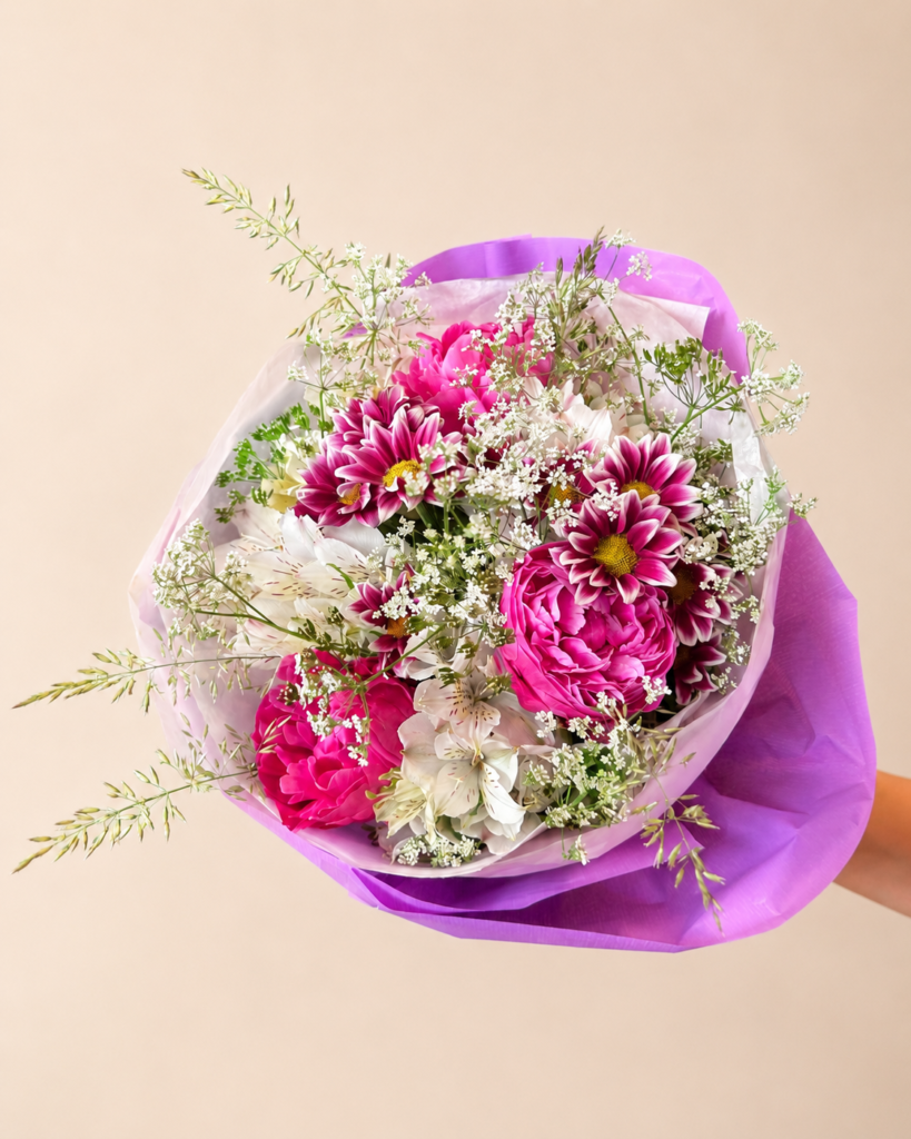 Amouria Blumen Klagenfurt Kärnten Lieferung online bestellen Blumenstrauß Pfingstosen Chrysanthemen Alstroemeria
