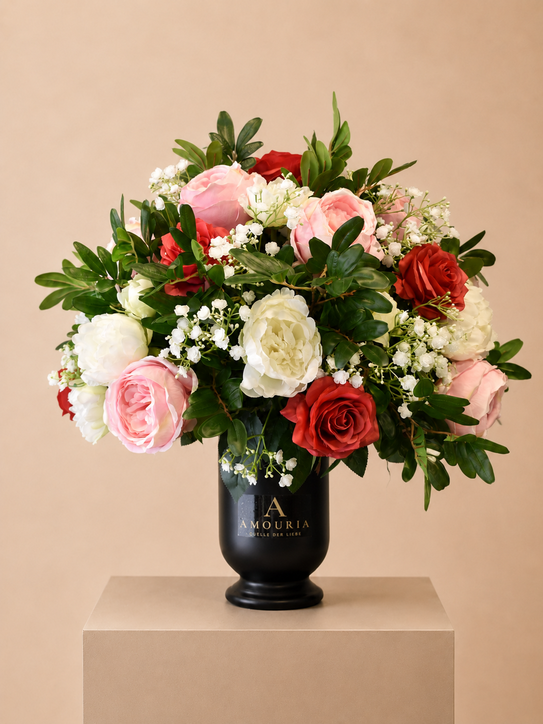 Amouria Blumen Klagenfurt Kärnten Lieferung online bestellen Blumenstrauß Gypsofilia Pfingstrosen