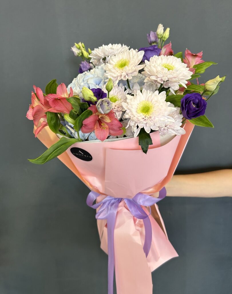 Amouria Blumen Klagenfurt Kärnten Lieferung online bestellen Blumenstrauß Sunny Bliss, Chrysanthemen, Lisianthus,Hydragea
